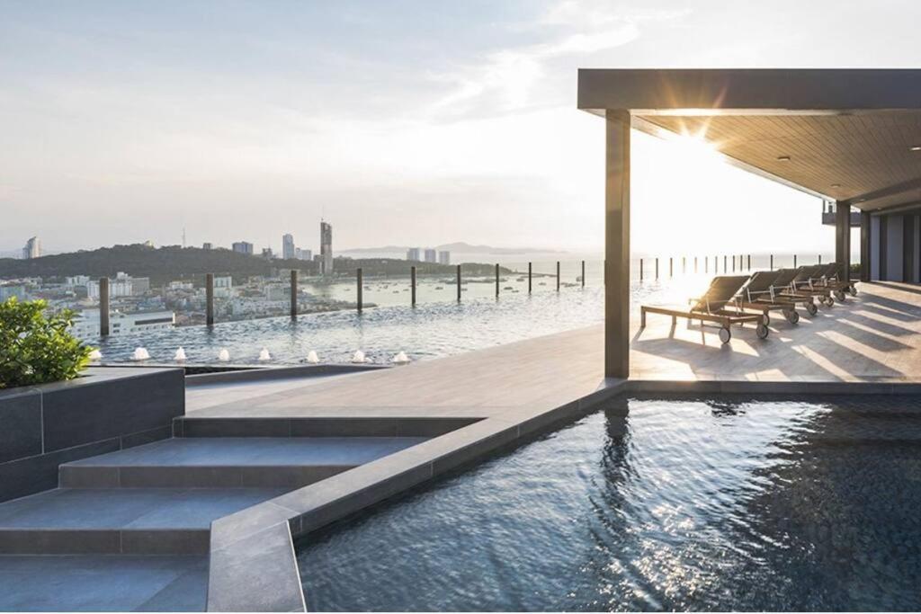 The Base Condo Center Of Pattaya Rooftop Swimming Pool 외부 사진